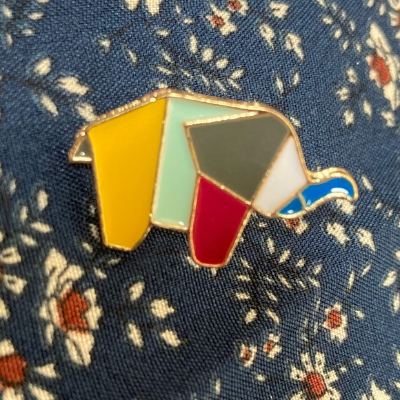 🗣️Origami Elephant Brooch/Pin - Picture 2 of 3